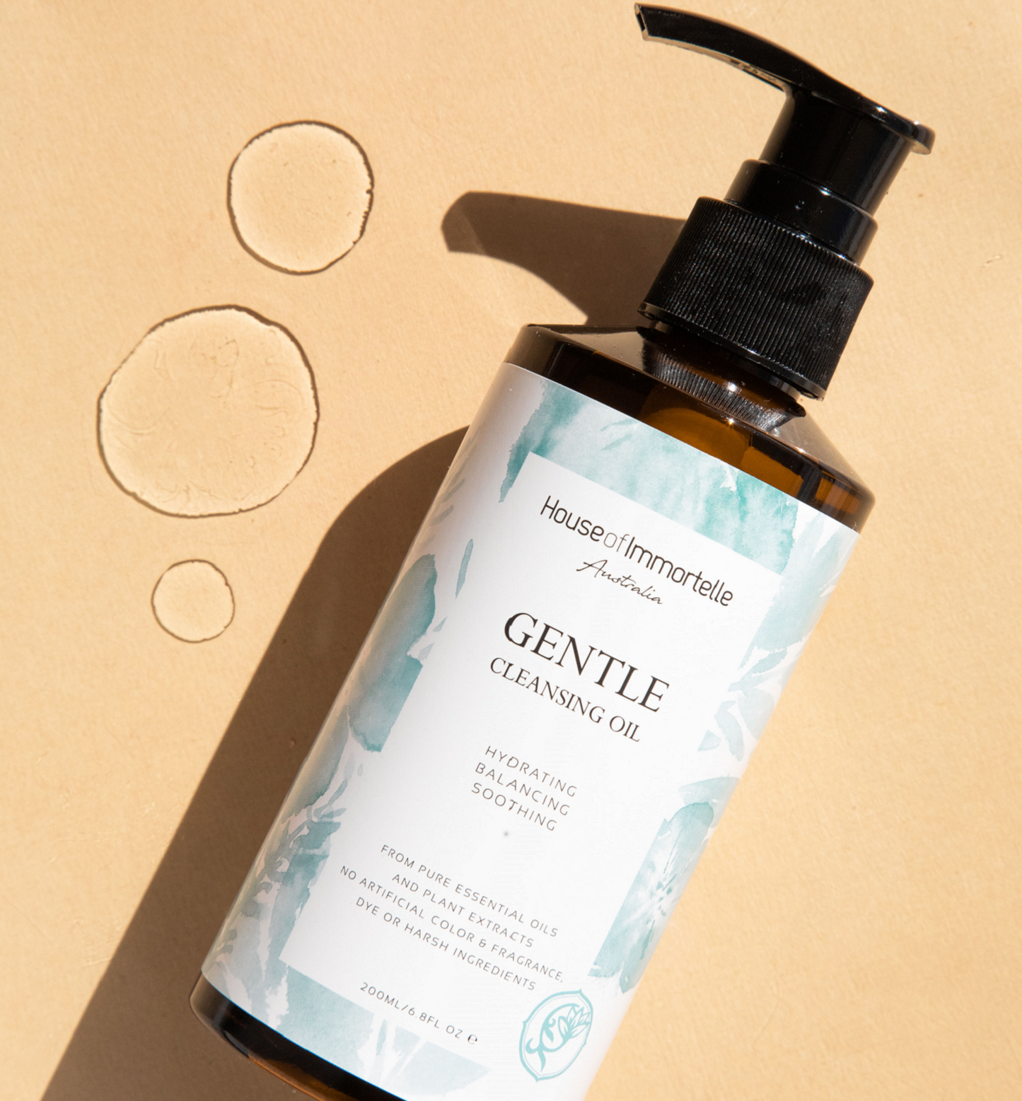 A soothing Gentle Cleansing Oil by House of Immortelle, designed to effortlessly dissolve makeup and impurities. Its nourishing formula gently cleanses while maintaining the skin’s natural moisture balance, leaving the face feeling refreshed and hydrated. Packaged in a sleek, elegant bottle for a luxurious skincare experience