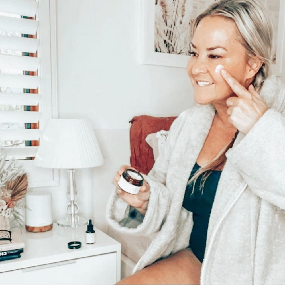 House of Immortelle Toulon Defense Night Cream in a luxurious jar, formulated to hydrate and repair the skin overnight. Rich in nourishing ingredients, this night cream helps to rejuvenate and protect the skin, leaving it smooth and revitalized by morning